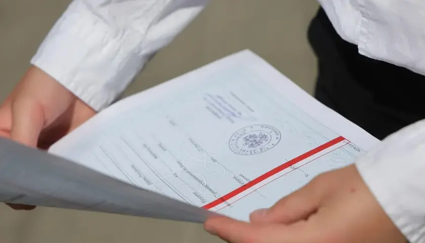 Jak odzyskać świadectwo szkolne? Sprawdź, co musisz wiedzieć!