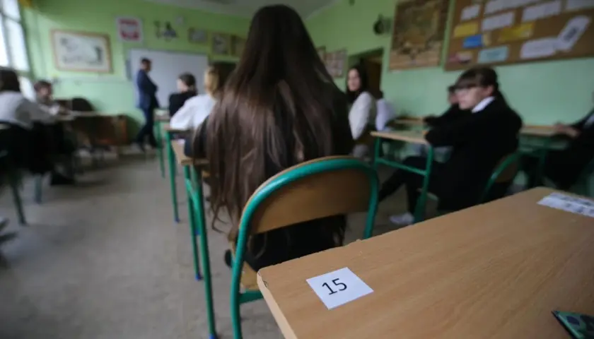 Czy pełnoletni uczeń może się zwolnić? Poznaj swoje prawa!