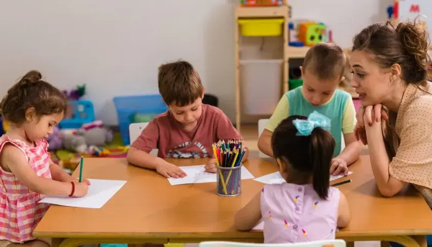Czy nauczyciel może krzyczeć na ucznia? Poznaj prawa i reaguj!