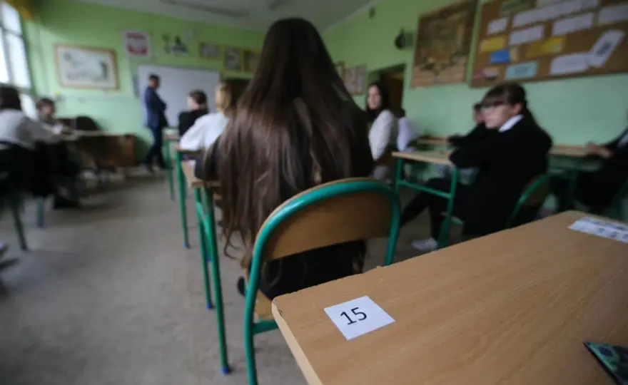 Czy pełnoletni uczeń może się zwolnić? Poznaj swoje prawa!