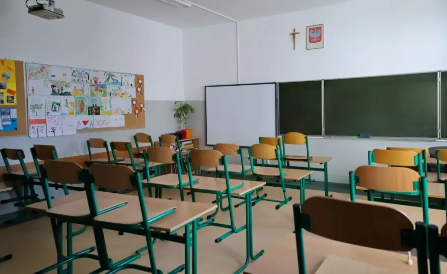 Szkoła w Chmurze: Obowiązki czy pełna swoboda? Jasna odpowiedź!