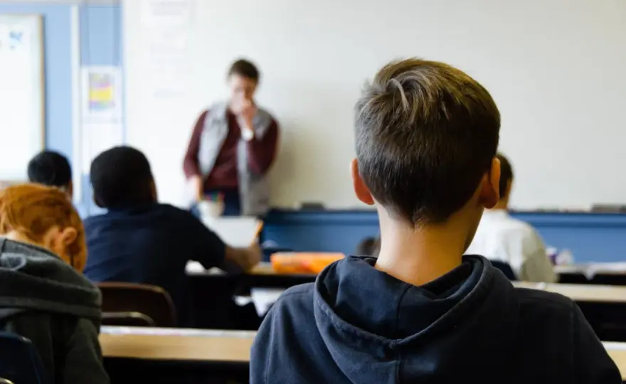 Czy można wyrzucić ucznia ze szkoły? Prawa i procedura
